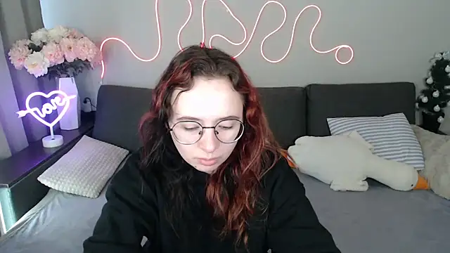 Mini Diva online show from April 18, 8:29 am