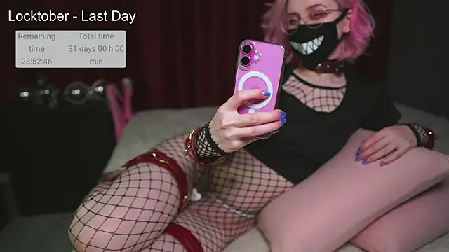 Snapshot of Ruby_x_Jaxon chatting on October 31, 5:47 pm Ruby x Jaxon online show from October 31, 5:47 pm