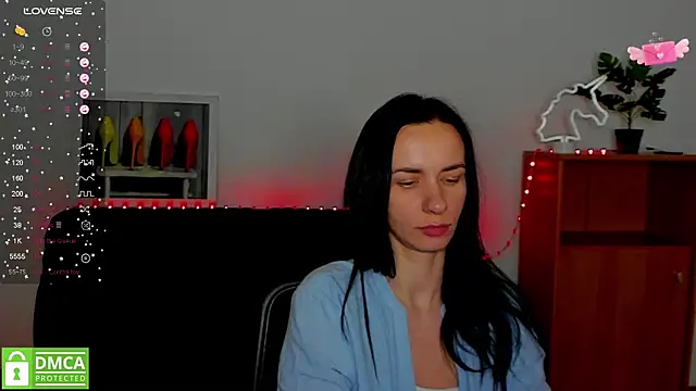 annakillianox online show from February 7, 3:30 pm