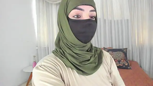 Snapshot of Uzra_hayed chatting on April 20, 1:58 pm Uzra hayed online show from April 20, 1:58 pm