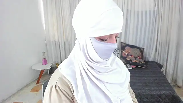 Snapshot of Uzra_hayed chatting on May 14, 2:13 pm Uzra hayed online show from May 14, 2:13 pm