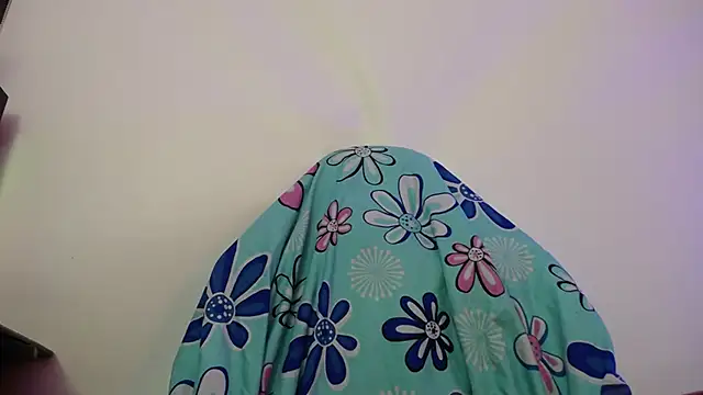 luly pink online show from February 7, 4:05 am