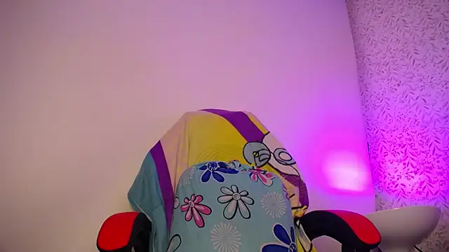 Snapshot of luly_pink chatting on April 28, 3:11 am luly pink online show from April 28, 3:11 am