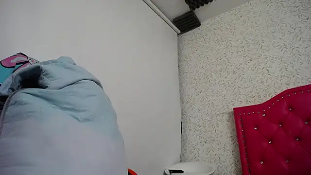 Snapshot of luly_pink chatting on May 13, 3:59 am luly pink online show from May 13, 3:59 am