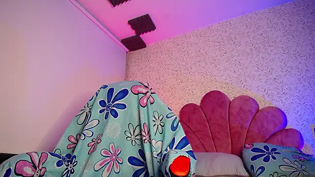 Snapshot of luly_pink chatting on May 30, 4:42 am luly pink online show from May 30, 4:42 am