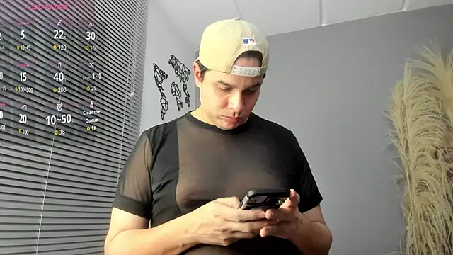 Latin boy surprisee online show from November 21, 1:04 am