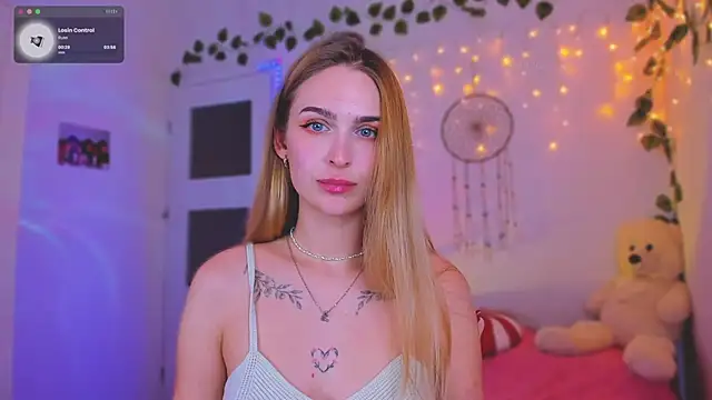 Kamila icee online show from February 6, 11:15 pm