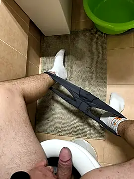 onbifeet online show from April 7, 9:04 pm