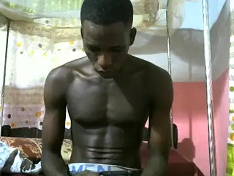 Snapshot of Bigras0011 chatting on February 19, 3:50 am Bigras0011 online show from February 19, 3:50 am