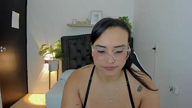 zoe danae  online show from March 6, 12:09 pm