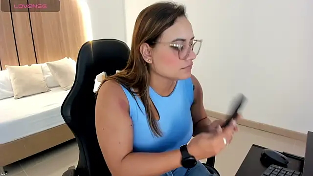 zoe danae  online show from March 24, 12:21 pm