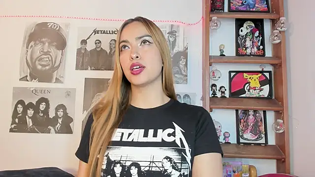 Snapshot of Meowlody chatting on November 5, 9:15 pm Meowlody online show from November 5, 9:15 pm