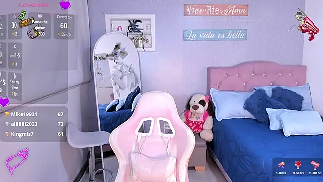 Snapshot of Kenia_tompson01 chatting on February 21, 12:49 am Kenia tompson01 online show from February 21, 12:49 am