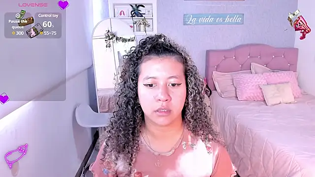 Snapshot of Kenia_tompson01 chatting on February 28, 6:20 pm Kenia tompson01 online show from February 28, 6:20 pm