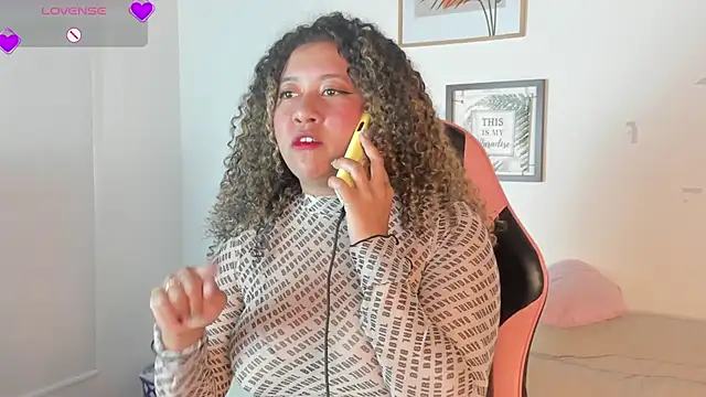 Snapshot of Kenia_tompson01 chatting on November 13, 8:52 pm Kenia tompson01 online show from November 13, 8:52 pm