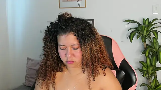 Snapshot of Kenia_tompson01 chatting on November 23, 5:13 pm Kenia tompson01 online show from November 23, 5:13 pm