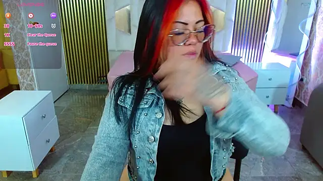 martinna tay online show from November 10, 3:27 am