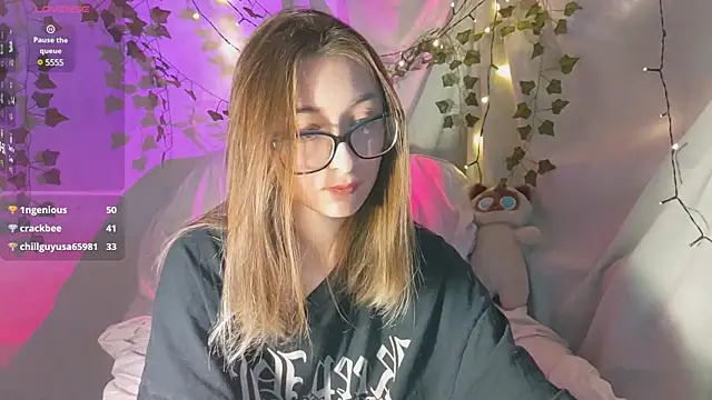 monlight  dana online show from December 6, 6:06 pm