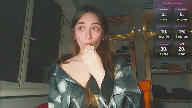 Snapshot of monlight__dana chatting on December 16, 4:39 am monlight dana online show from December 16, 4:39 am