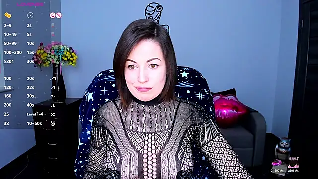 Emily Midlton online show from March 5, 9:37 pm