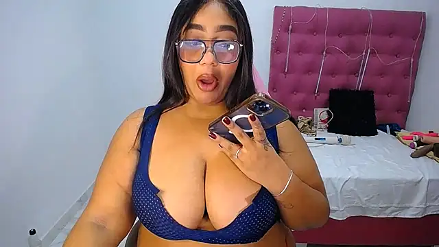 Snapshot of Mady_Kolemam chatting on July 8, 1:54 am Mady Kolemam online show from July 8, 1:54 am