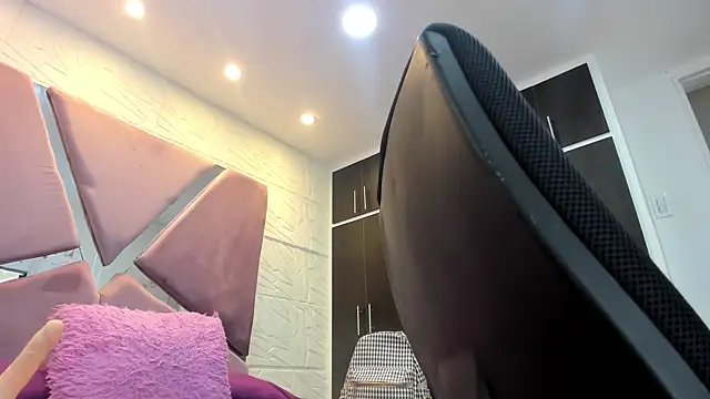 Charlotte Ice1 online show from December 28, 4:20 pm