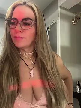 LARIANA RIVERA23 online show from February 21, 6:29 am