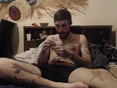 hungandtatted666 online show from December 27, 9:28 am