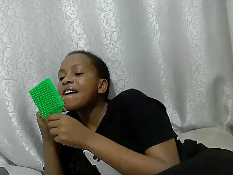 Snapshot of tinabestdoll chatting on September 15, 7:58 pm tinabestdoll online show from September 15, 7:58 pm