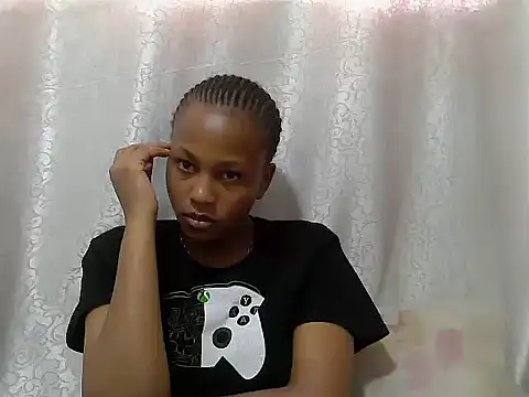 Snapshot of tinabestdoll chatting on October 18, 11:11 am tinabestdoll online show from October 18, 11:11 am