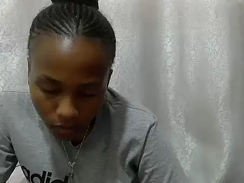 Snapshot of tinabestdoll chatting on November 18, 2:32 pm tinabestdoll online show from November 18, 2:32 pm