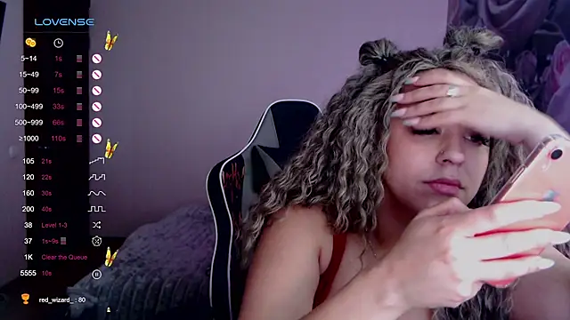  Just a queen 3 online show from January 24, 9:47 pm