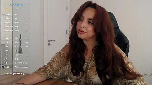  Just a queen 3 online show from May 14, 9:05 am