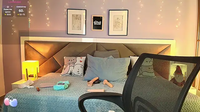 Snapshot of lisa_casper chatting on December 3, 12:47 pm lisa casper online show from December 3, 12:47 pm