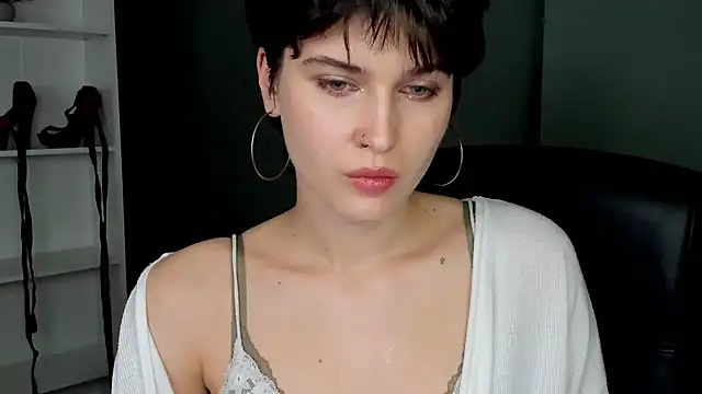 sarah perfect online show from April 16, 6:47 am