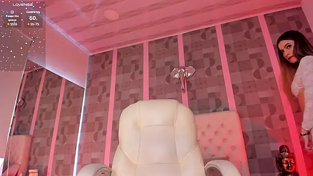 Snapshot of sweetty_paulina chatting on March 8, 5:17 am sweetty paulina online show from March 8, 5:17 am