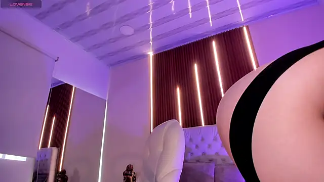 Snapshot of sweetty_paulina chatting on October 14, 12:50 pm sweetty paulina online show from October 14, 12:50 pm