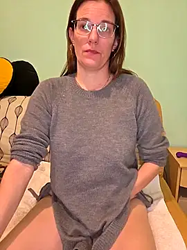 SpiceLea online show from January 6, 5:05 pm