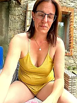 SpiceLea online show from April 11, 1:15 pm