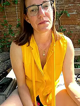 SpiceLea online show from April 21, 12:55 pm