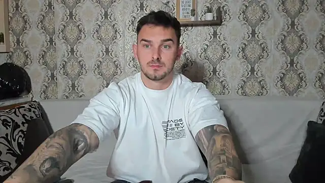 Jonmusclemaster online show from December 11, 8:18 pm