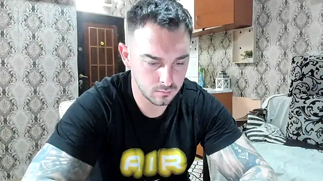 Jonmusclemaster online show from December 13, 9:20 pm