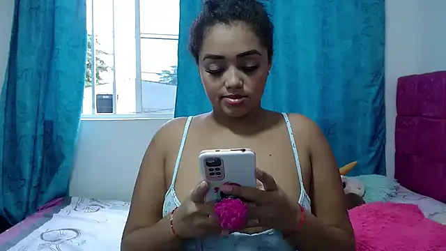 Snapshot of kiara_milf_ chatting on January 3, 9:26 pm kiara milf online show from January 3, 9:26 pm