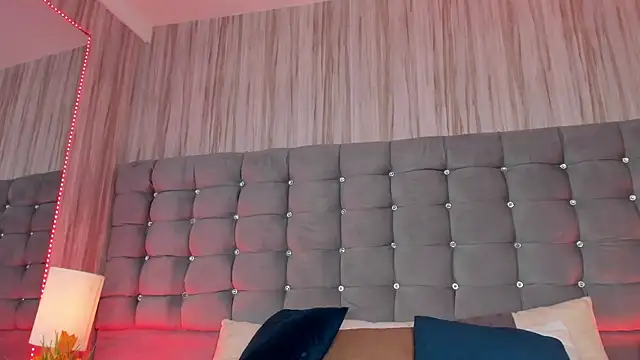 Poacahontasfg online show from October 26, 4:07 am