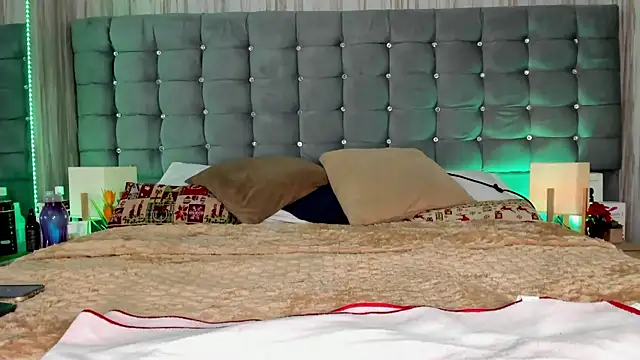 Poacahontasfg online show from March 21, 4:06 am