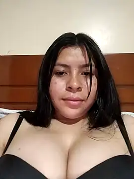 Snapshot of MaryC18 chatting on January 21, 12:04 am MaryC18 online show from January 21, 12:04 am