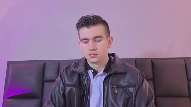 MikaelSlow online show from April 17, 4:15 am