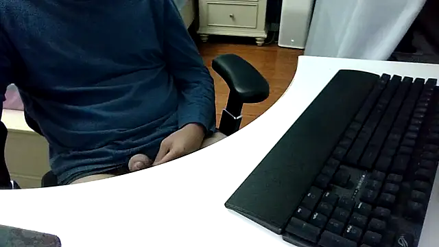 big-pig online show from November 29, 1:47 pm