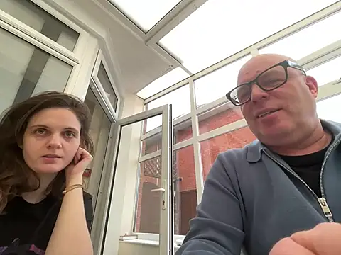 EllieDay online show from January 13, 2:33 pm