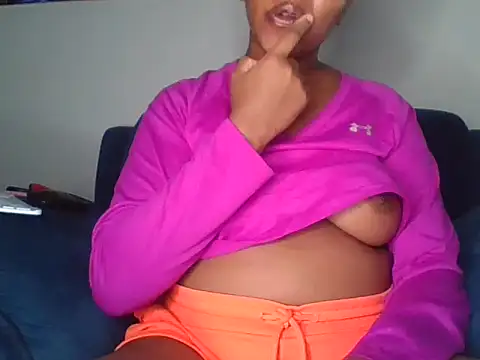 SquirtQueen222 online show from April 2, 3:26 am